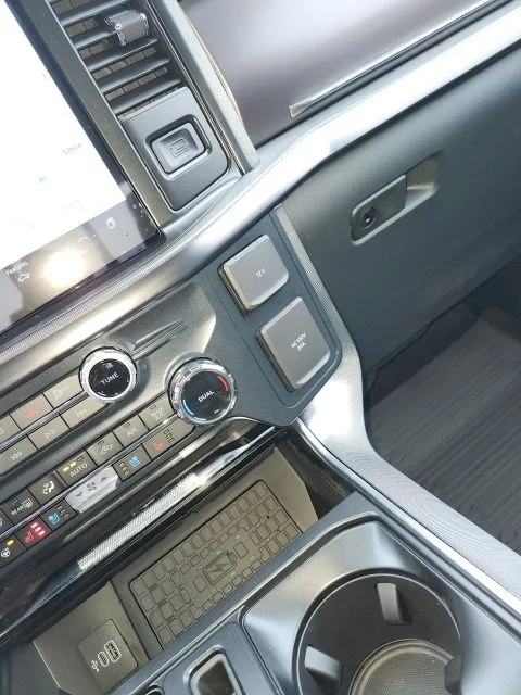 New 2025 Space White Metallic Ford Platinum® image 40