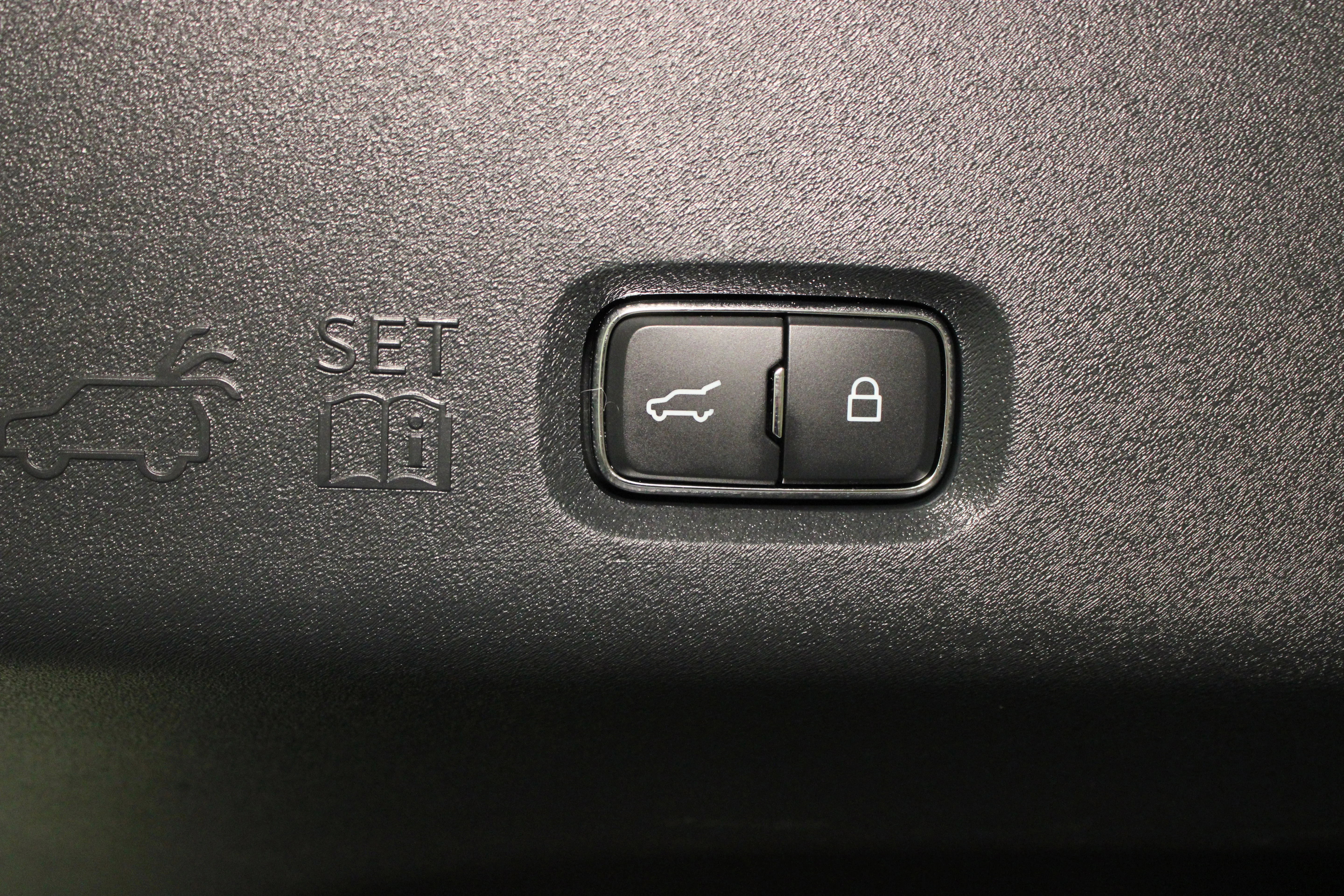 Used 2025 Oxford White Ford Platinum image 17
