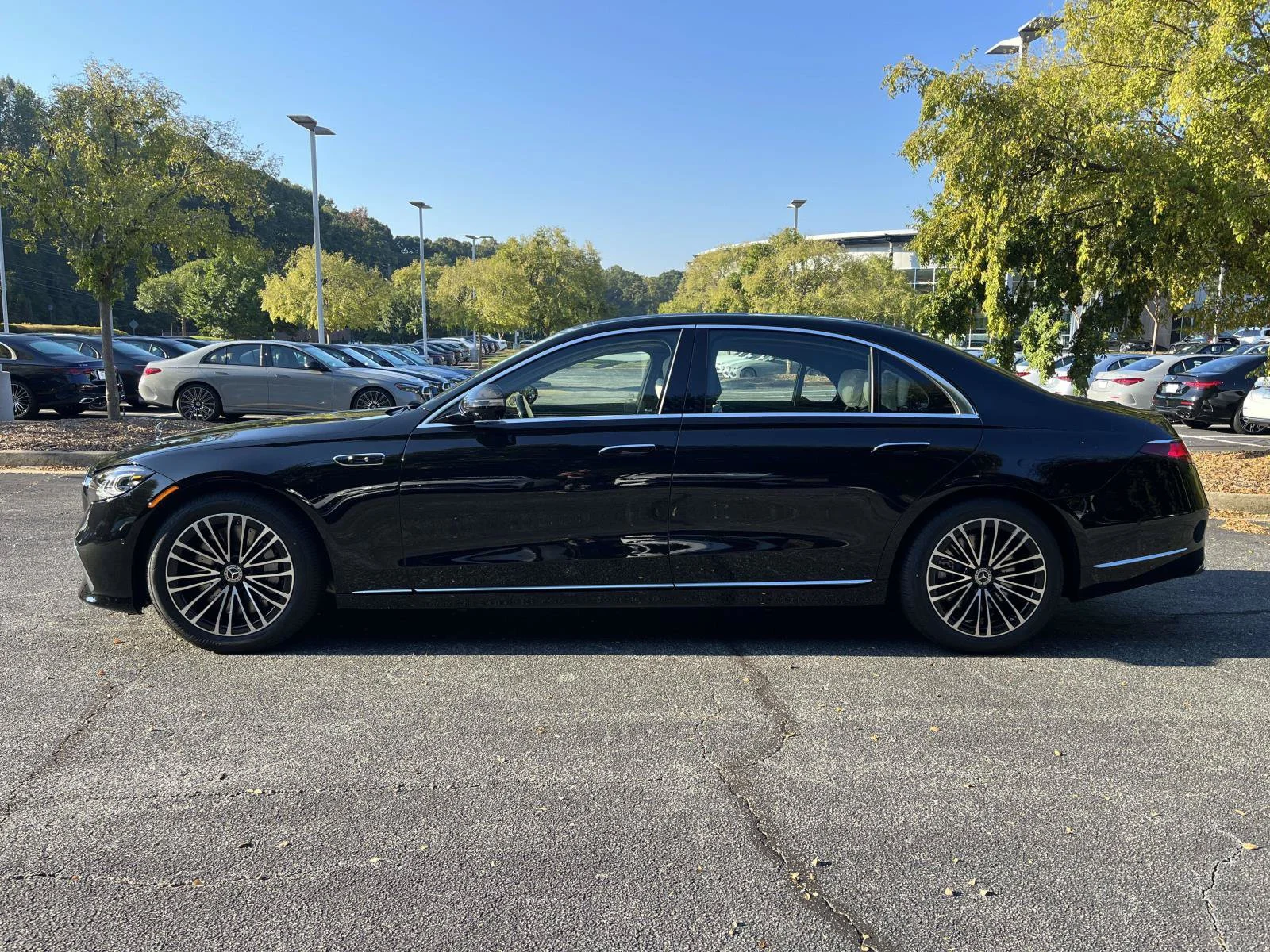 New 2027 Obsidian Black Metallic Mercedes-Benz S 580 4MATIC® Sedan image 13