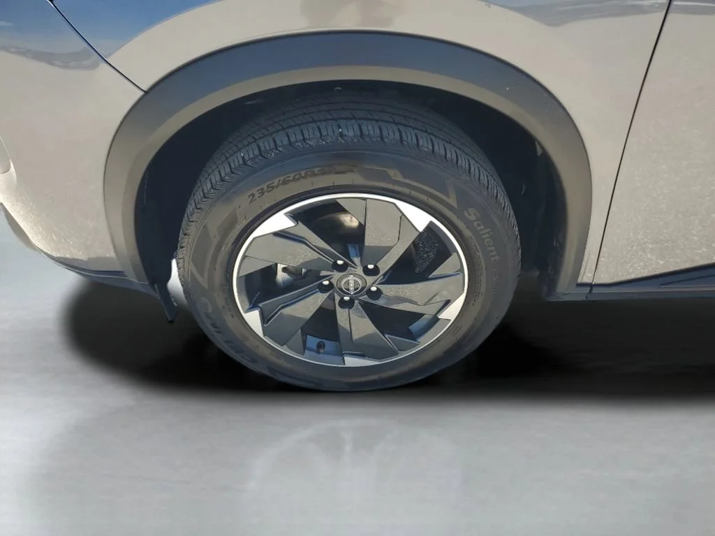 Used 2024 Gray Nissan SV Intelligent AWD image 26