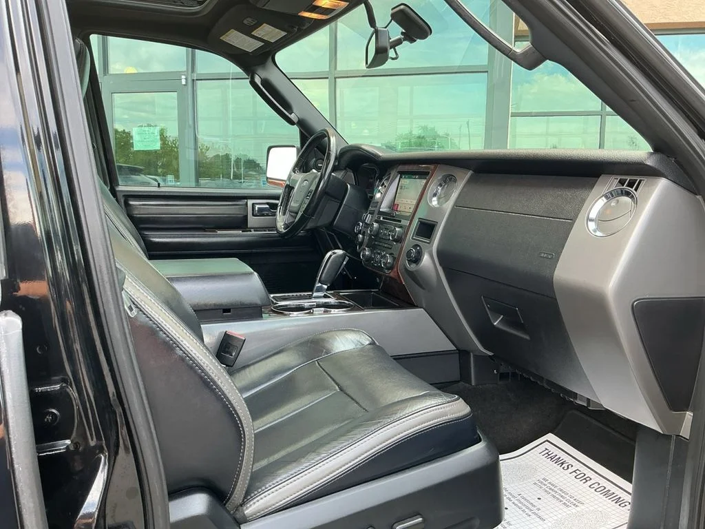 Used 2017 Black Ford Platinum image 26