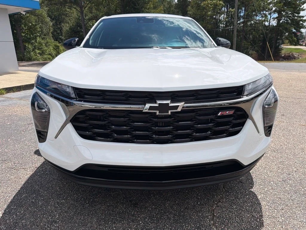 New 2026 Summit White Chevrolet 1RS image 8