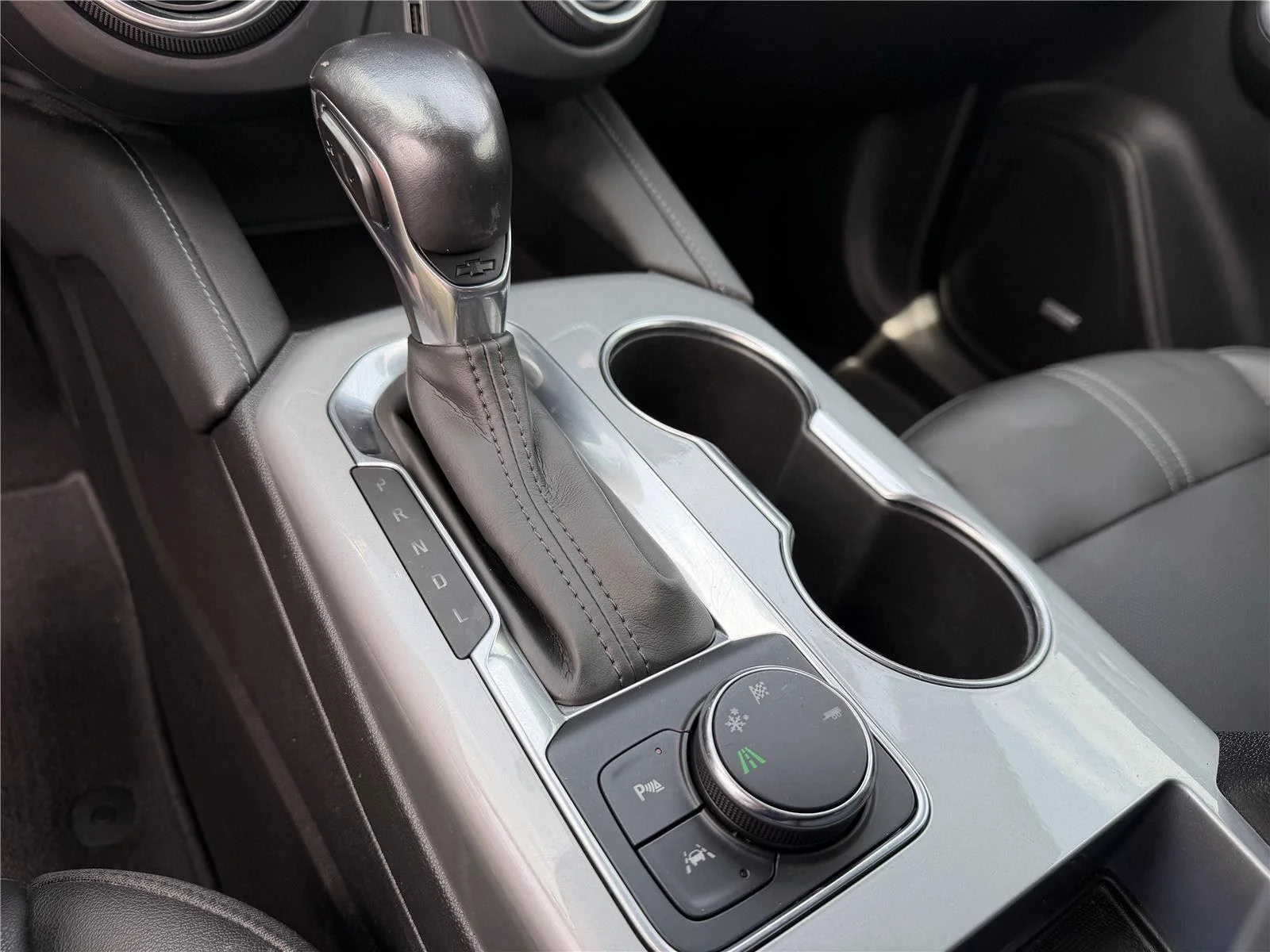 Used 2021 Silver Ice Metallic Chevrolet LT image 22