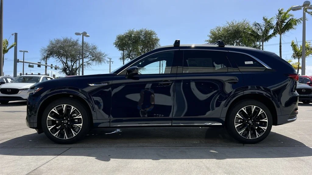 2025 Mazda CX-90 Premium Package - Photo 27