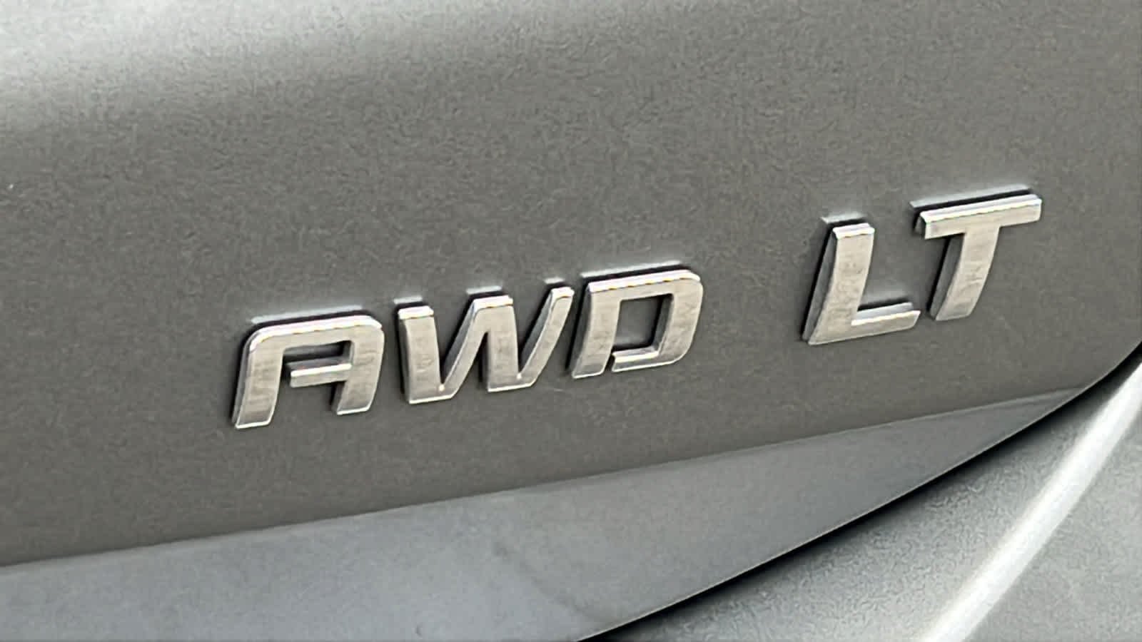 Used 2024 Sterling Gray Metallic Chevrolet LT image 28