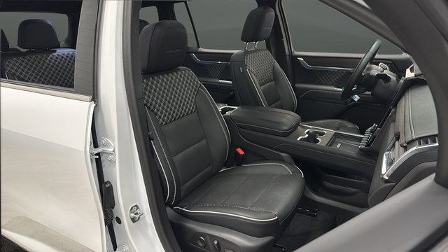 Used 2024 Summit White GMC Denali image 23