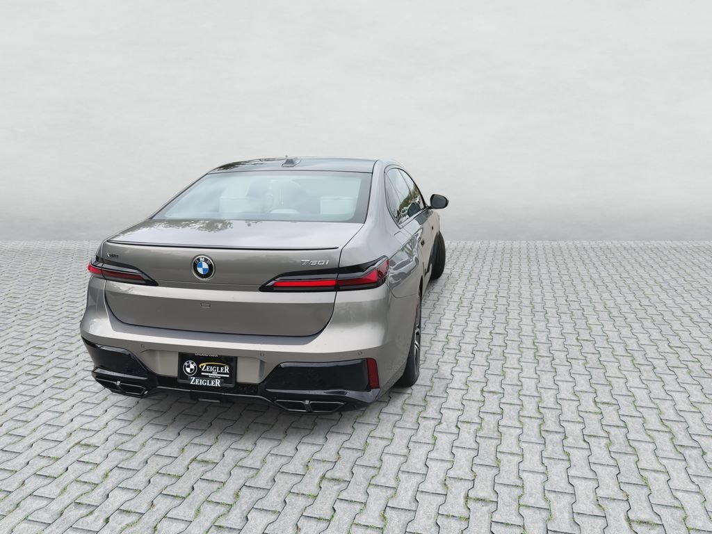 Used 2026 Gray BMW 760i xDrive image 8