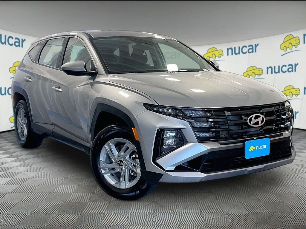 Used 2025 Silver Hyundai SE image 1