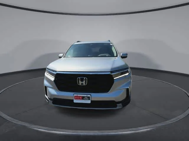 Certified Used 2023 Lunar Silver Metallic Honda Elite image 3