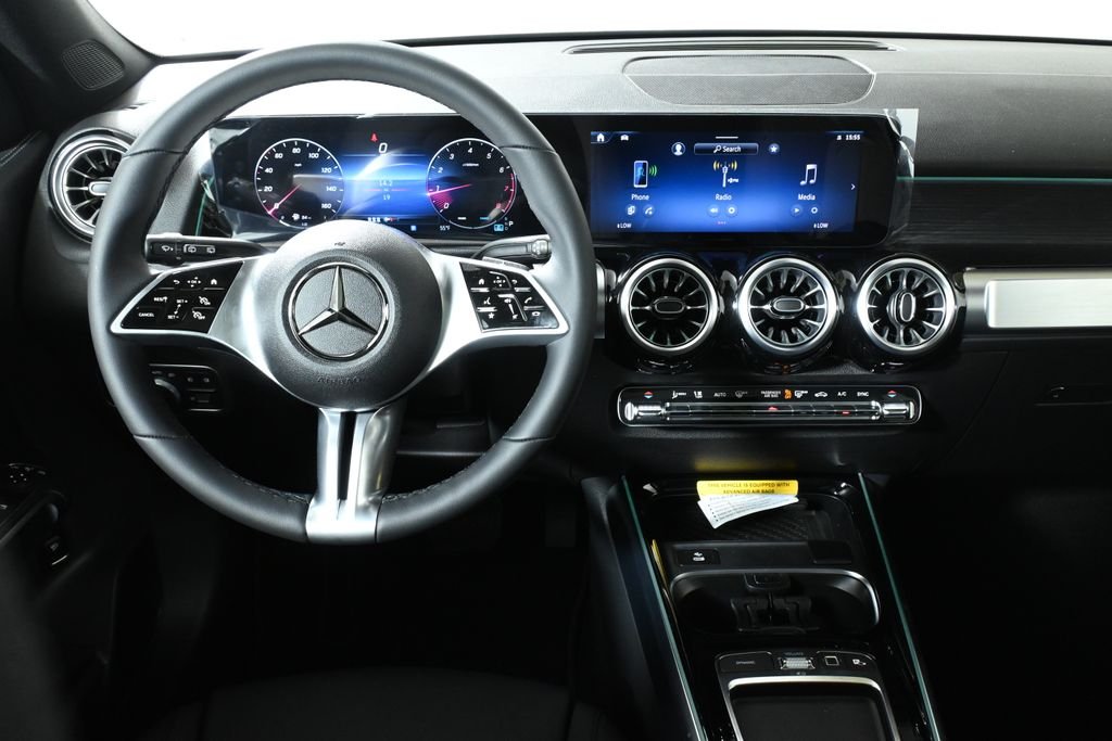 Used 2026 Night Black Mercedes-Benz GLB 250 image 16