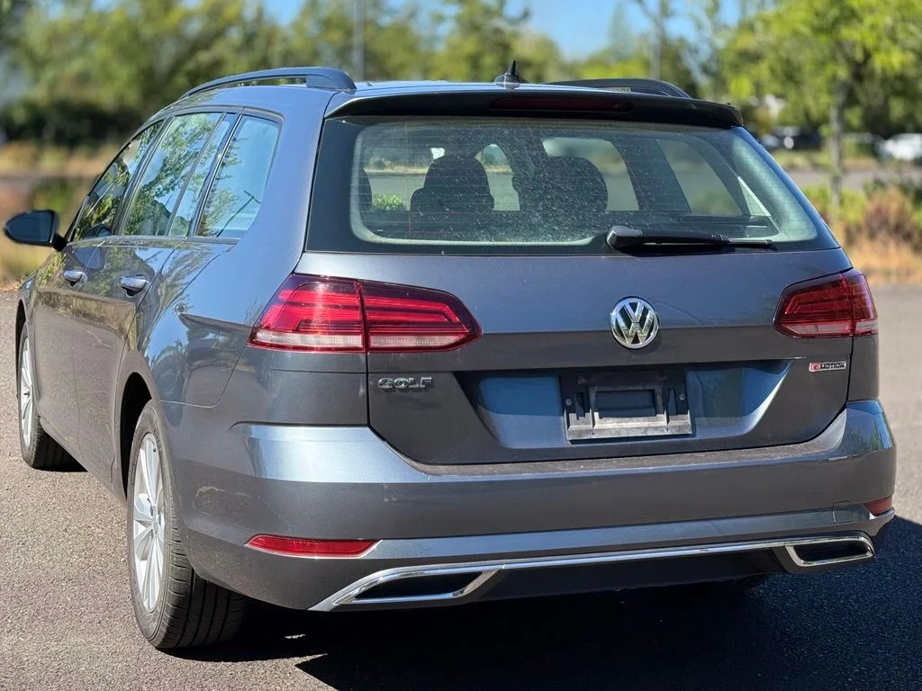 Used 2019  Volkswagen S image 3