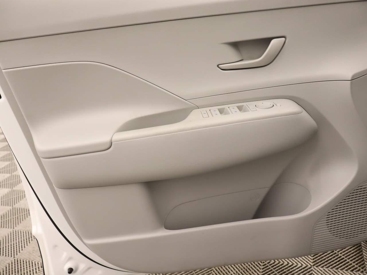 New 2026 Atlas White Hyundai SEL Sport FWD image 16