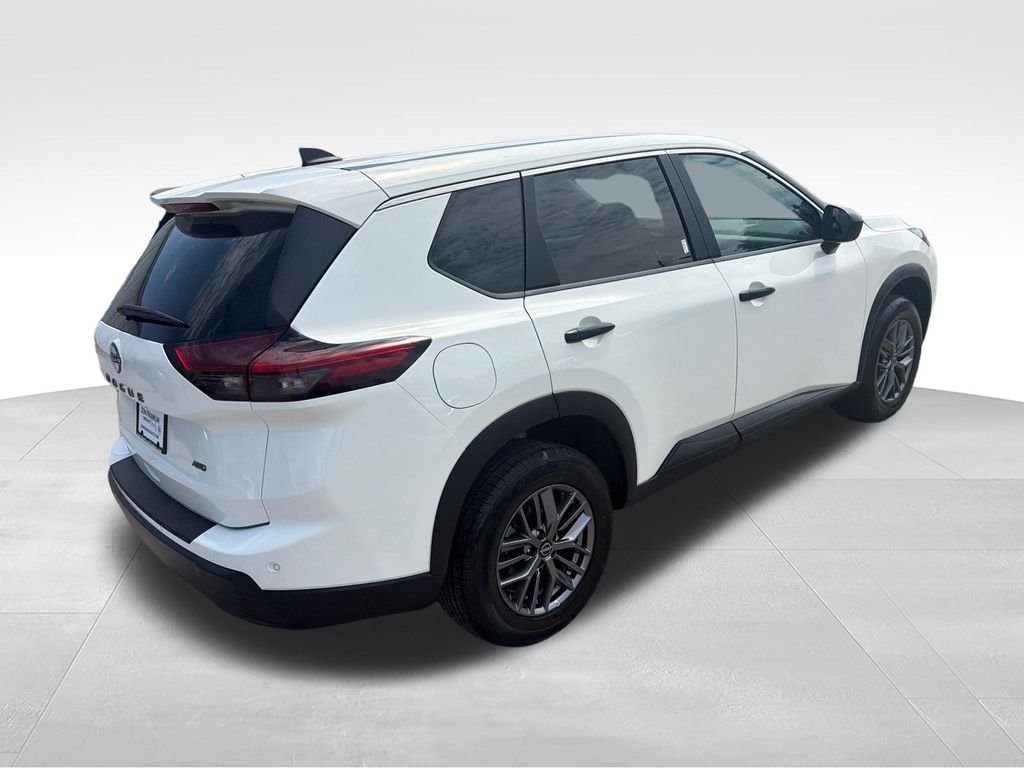 Used 2024 White Nissan S image 5