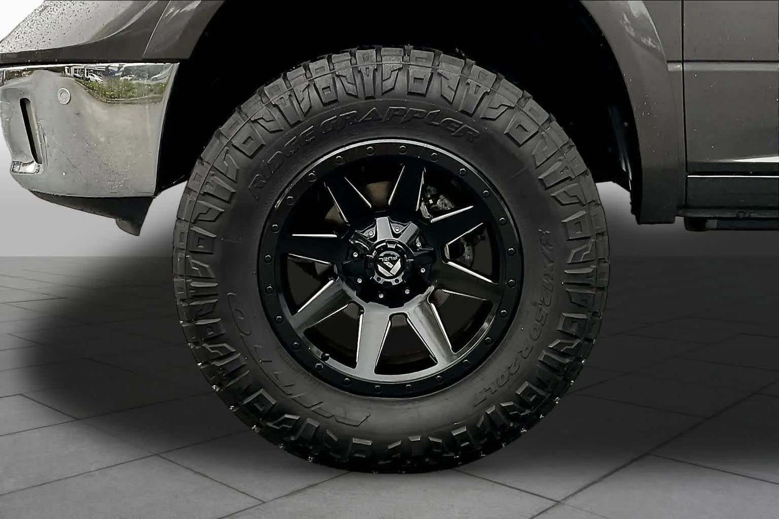 Used 2018 Granite Crystal Metallic Clearcoat Ram SLT image 10
