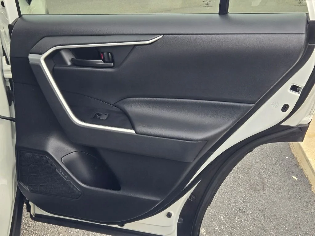 Used 2023 Ice Toyota LE image 8
