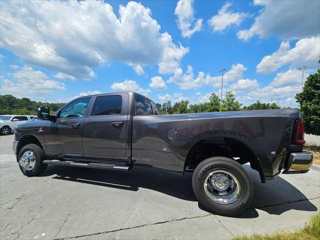 New 2026 Granite Crystal Metallic Clear-Coat Exterior Paint RAM TRADESMAN image 5