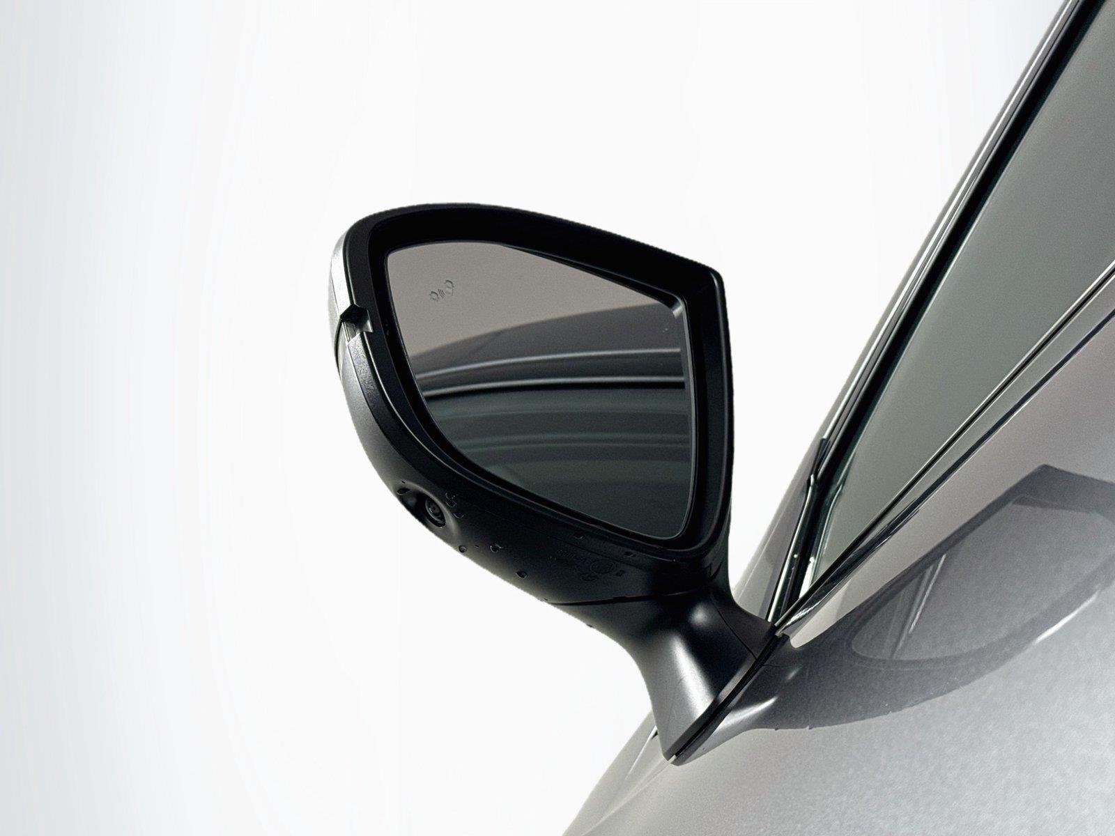 Used 2022 Gun Metallic Nissan Platinum image 5