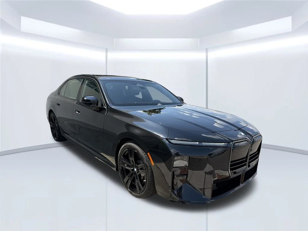 New 2027 Black BMW 740 xDrive image 8