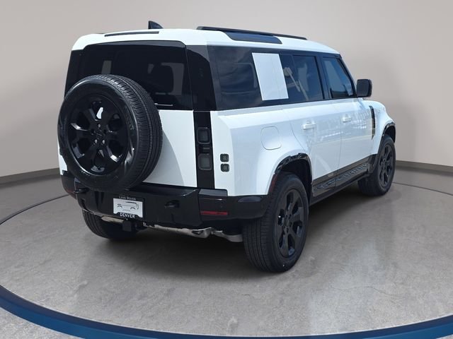 Used 2026 White Land Rover X-Dynamic SE image 5