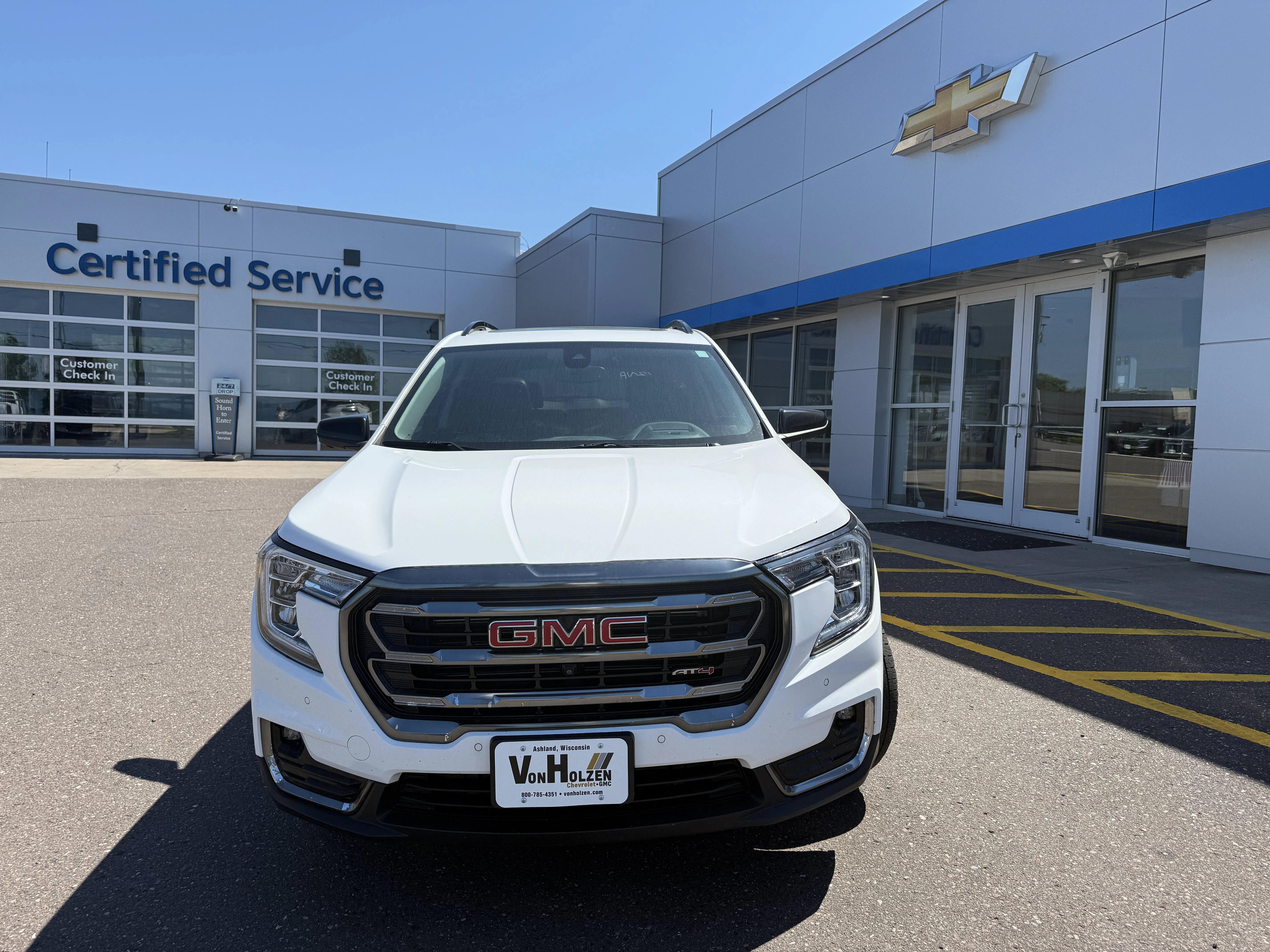 Used 2022 Summit White GMC AT4 image 7