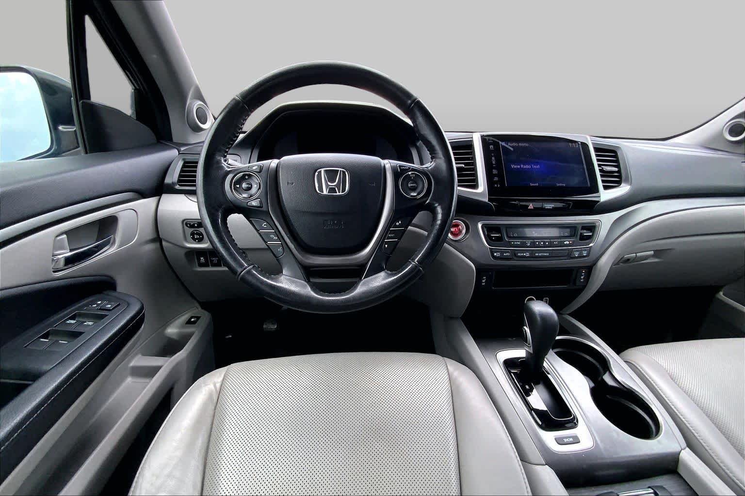 Used 2019 Obsidian Blue Pearl Honda RTL-T image 6