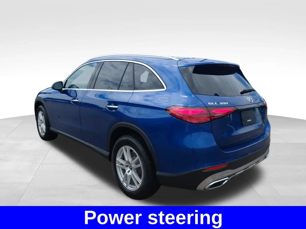 Used 2025  Mercedes-Benz GLC 300 image 13