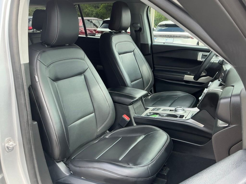 Used 2023 Silver Ford XLT image 23