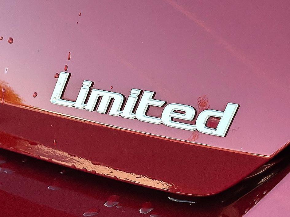 Used 2025 Ultimate Red Hyundai Limited image 30