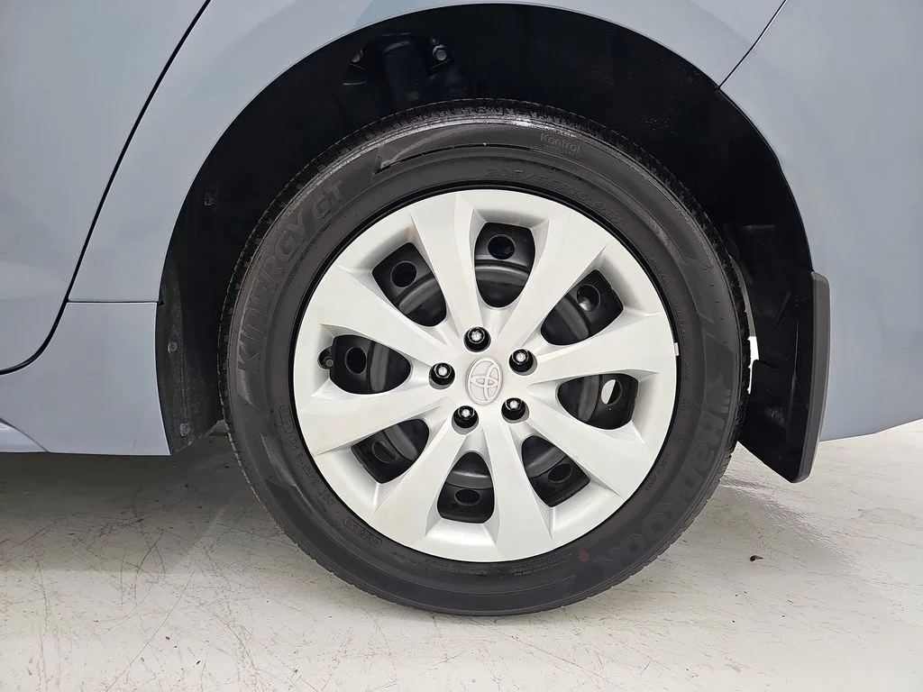 Used 2026  Toyota LE image 37