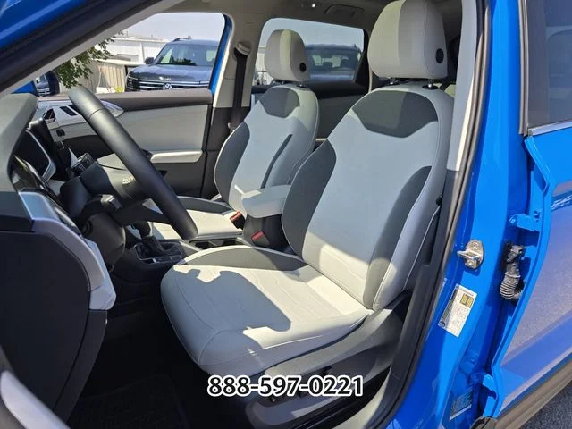 Used 2025 Blue Volkswagen 1.5T SE image 9