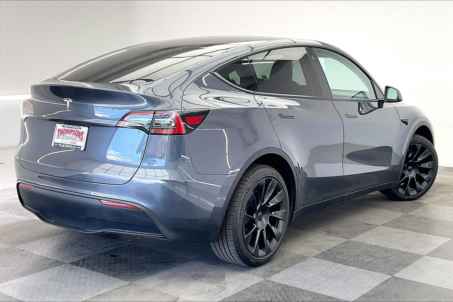 Used 2023 Midnight Silver Metallic Tesla Long Range image 13
