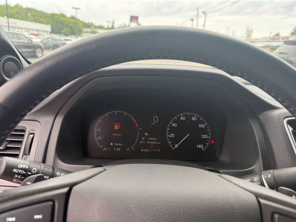 Used 2025 White Honda RTL image 7