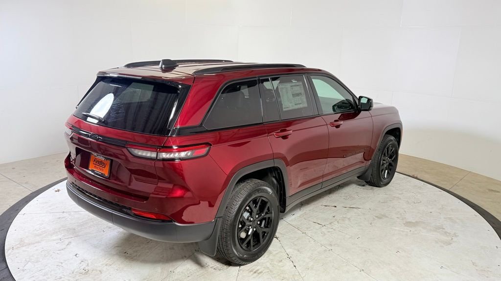 New 2025 Velvet Red Pearl-Coat Exterior Paint Jeep Altitude X image 8