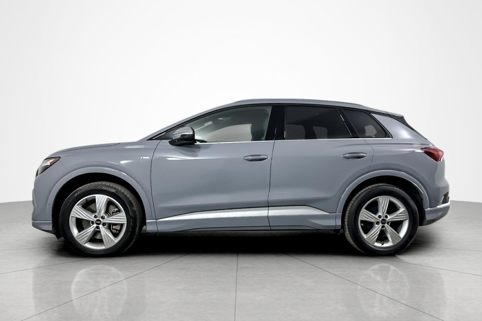 Used 2023 Pebble Gray Audi Premium Plus 50 quattro image 2