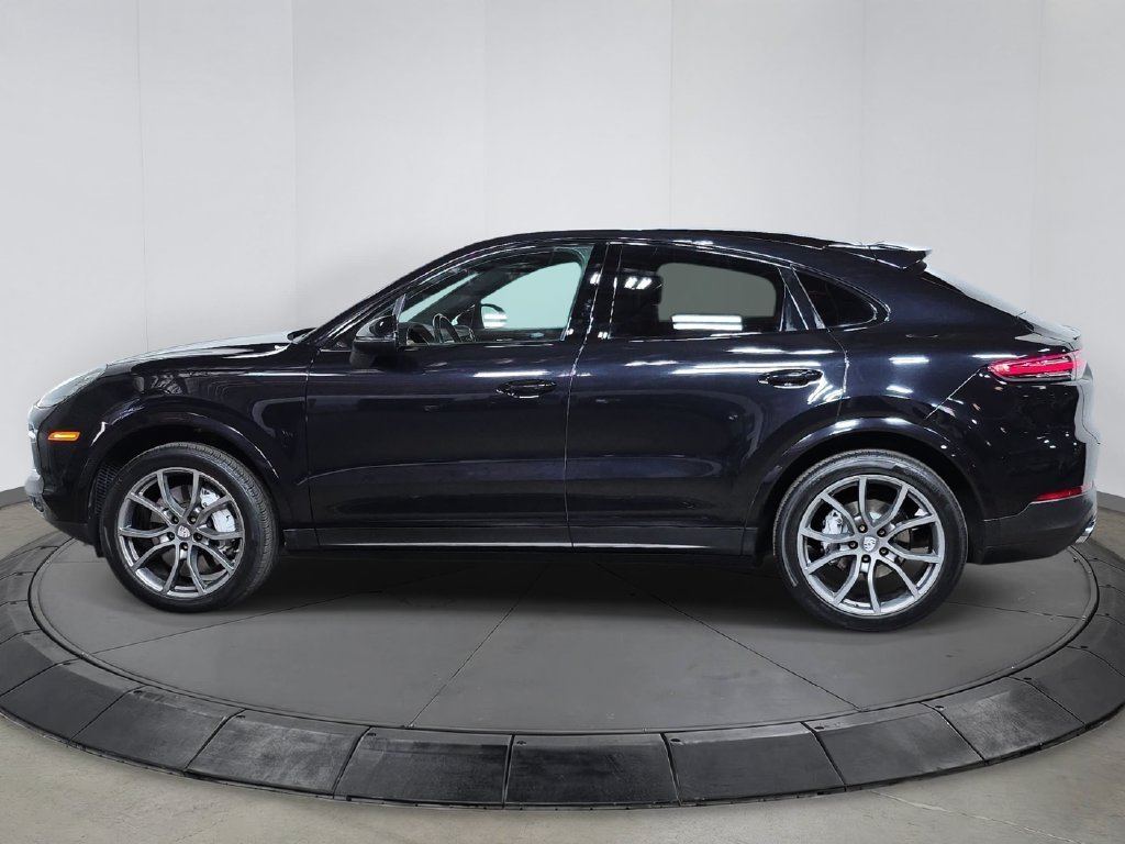 Used 2021  Porsche  image 2