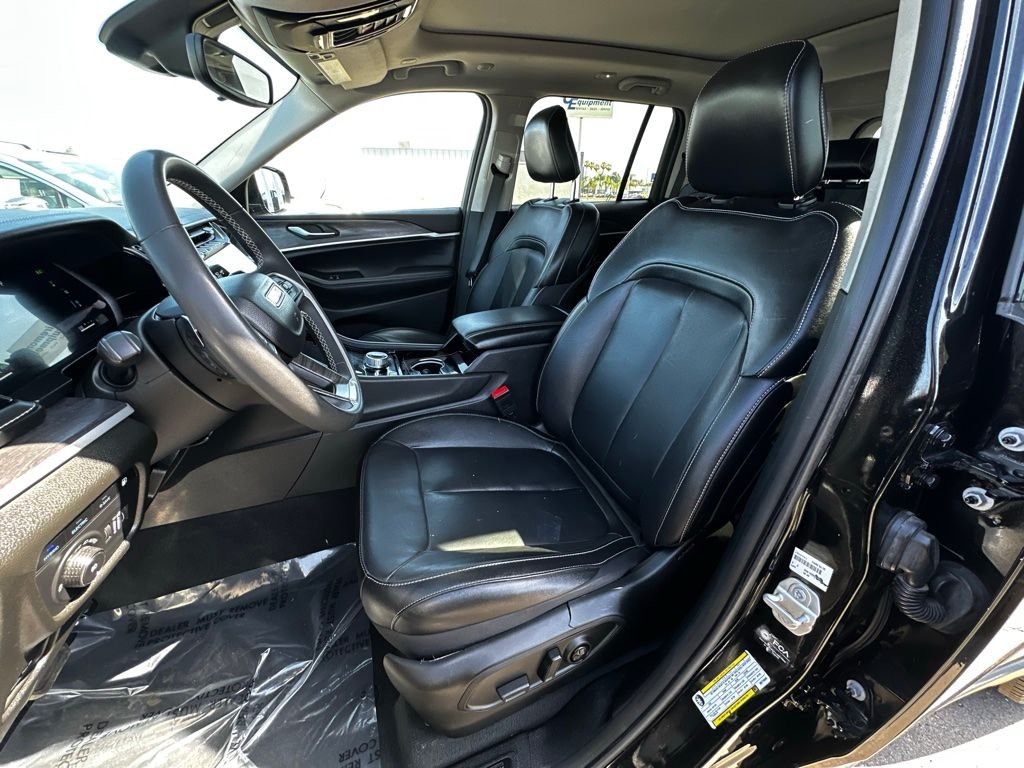 Used 2022 Black Jeep 4xe image 10