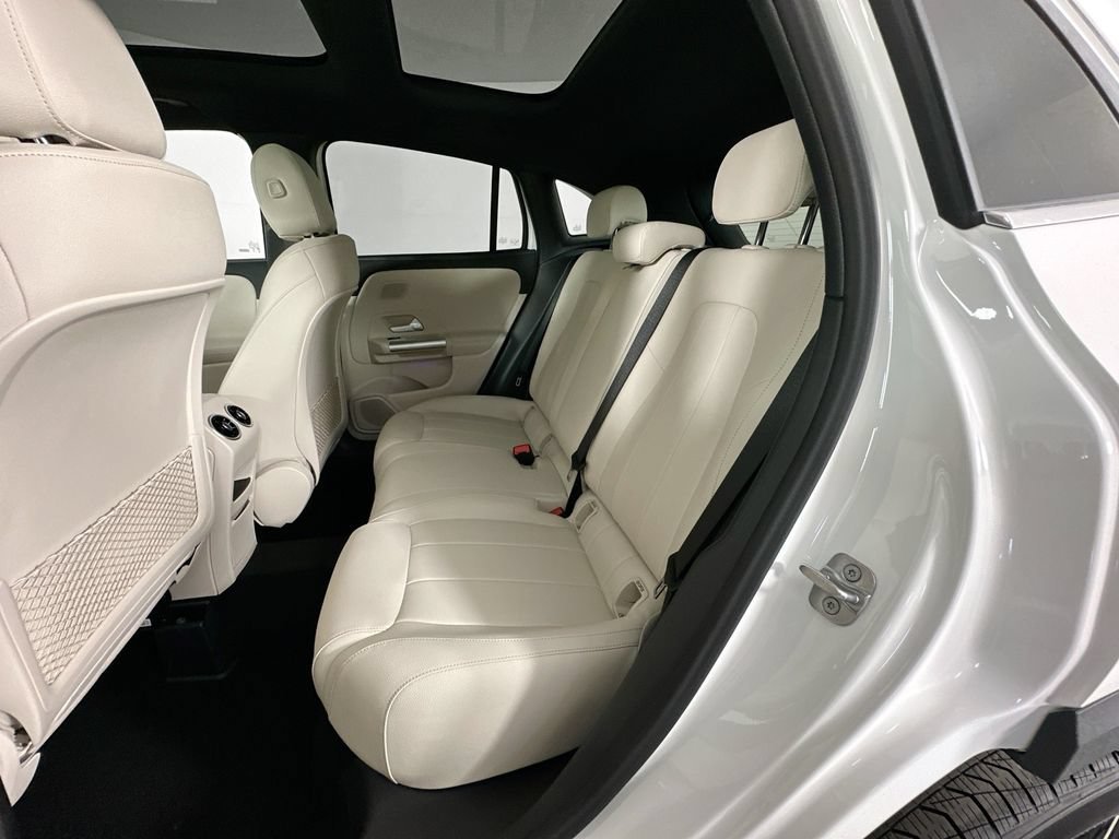 New 2026 Polar White Mercedes-Benz GLA 250 image 56