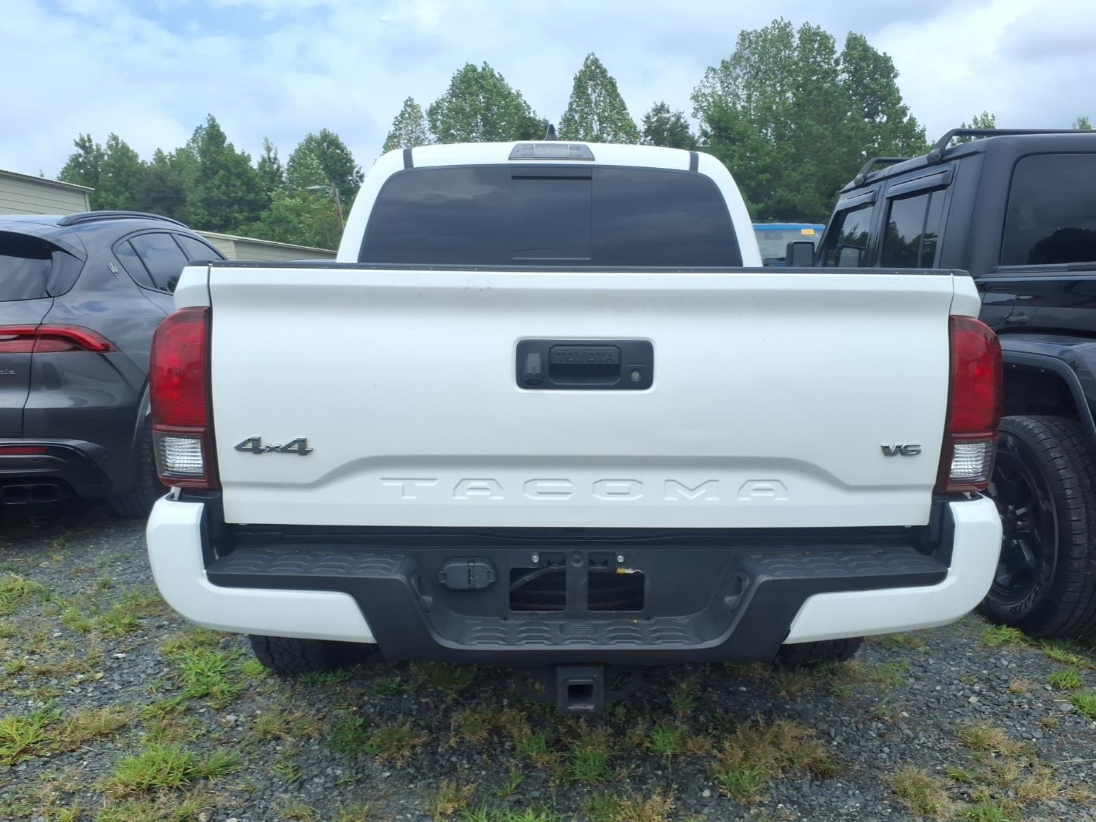 Used 2023 Ice Cap Toyota SR5 image 11