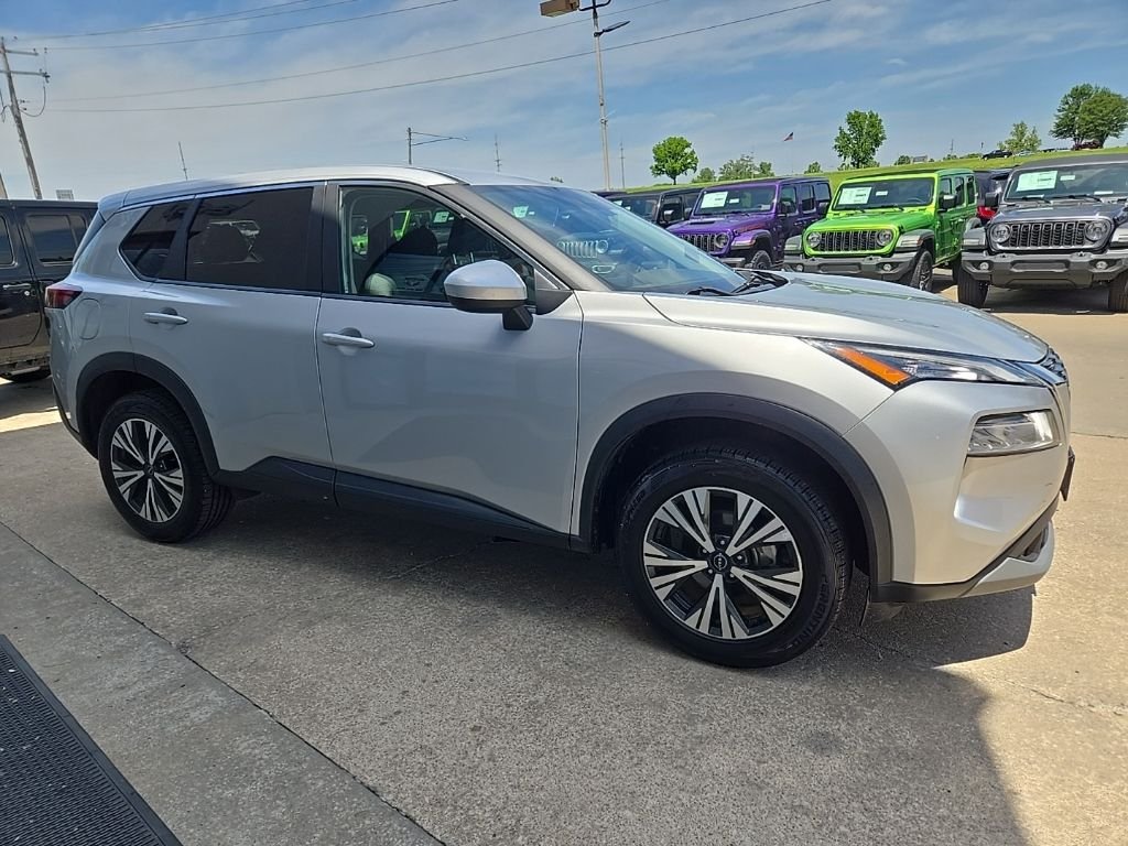 Used 2023 Silver Nissan SV image 14