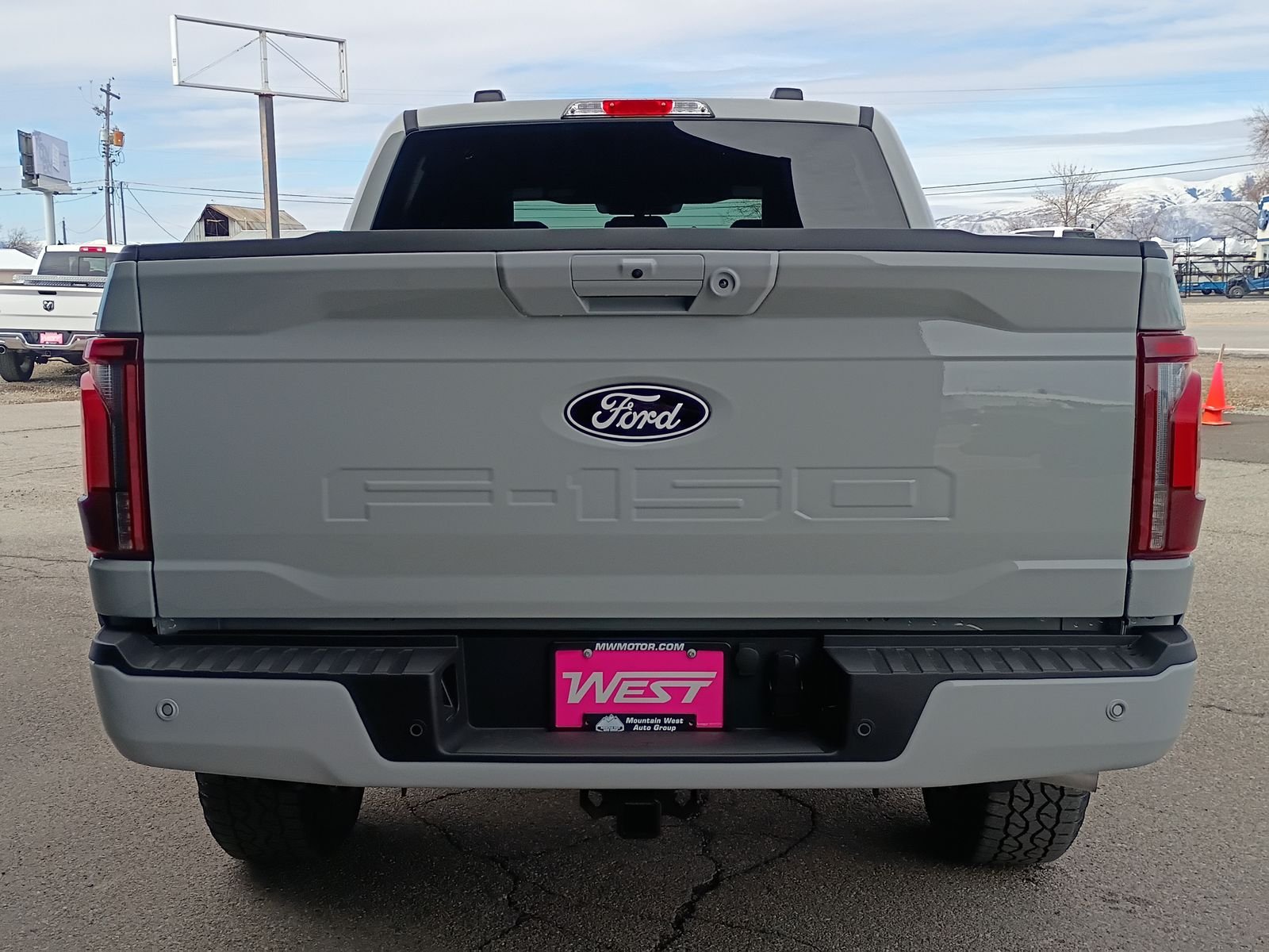 View vehicle photo 6