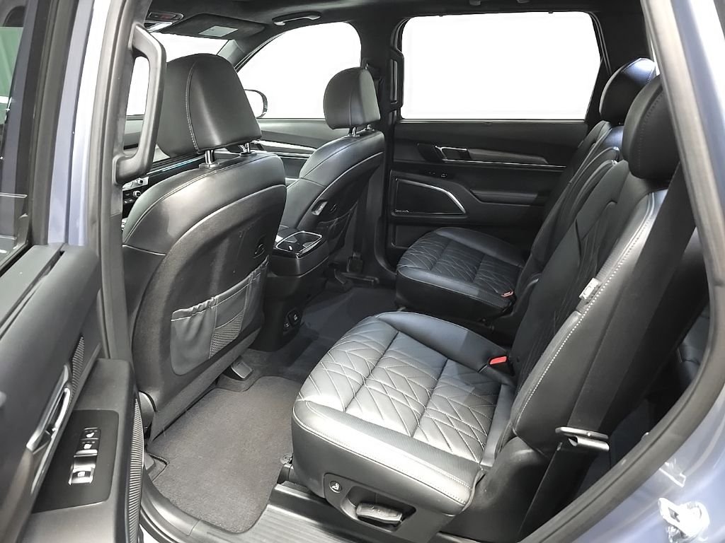 Used 2023 Silver Kia SX-Prestige X-Line image 31