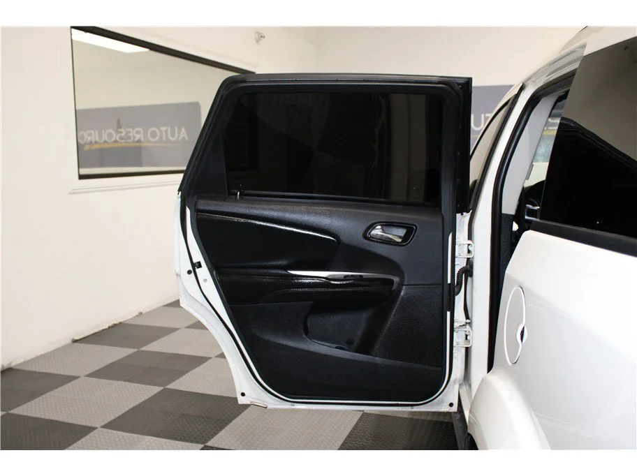Used 2018 Vice White Dodge SE image 13