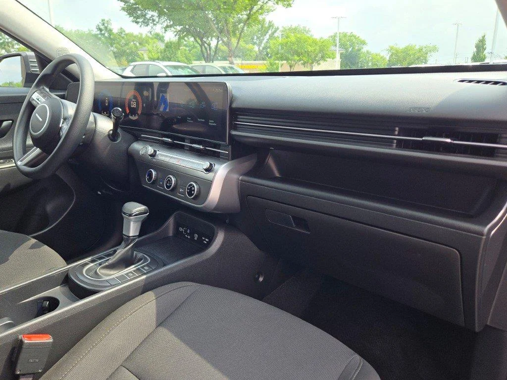 Used 2025 Ecotronic Gray Pearl Hyundai SE image 5