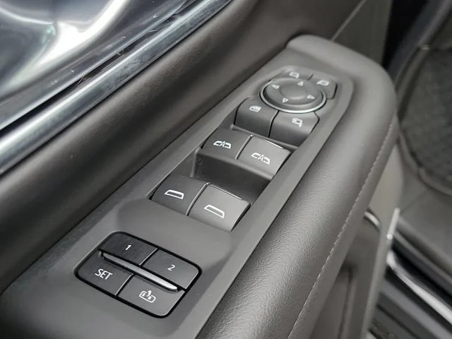 Used 2023 Black Chevrolet High Country image 10