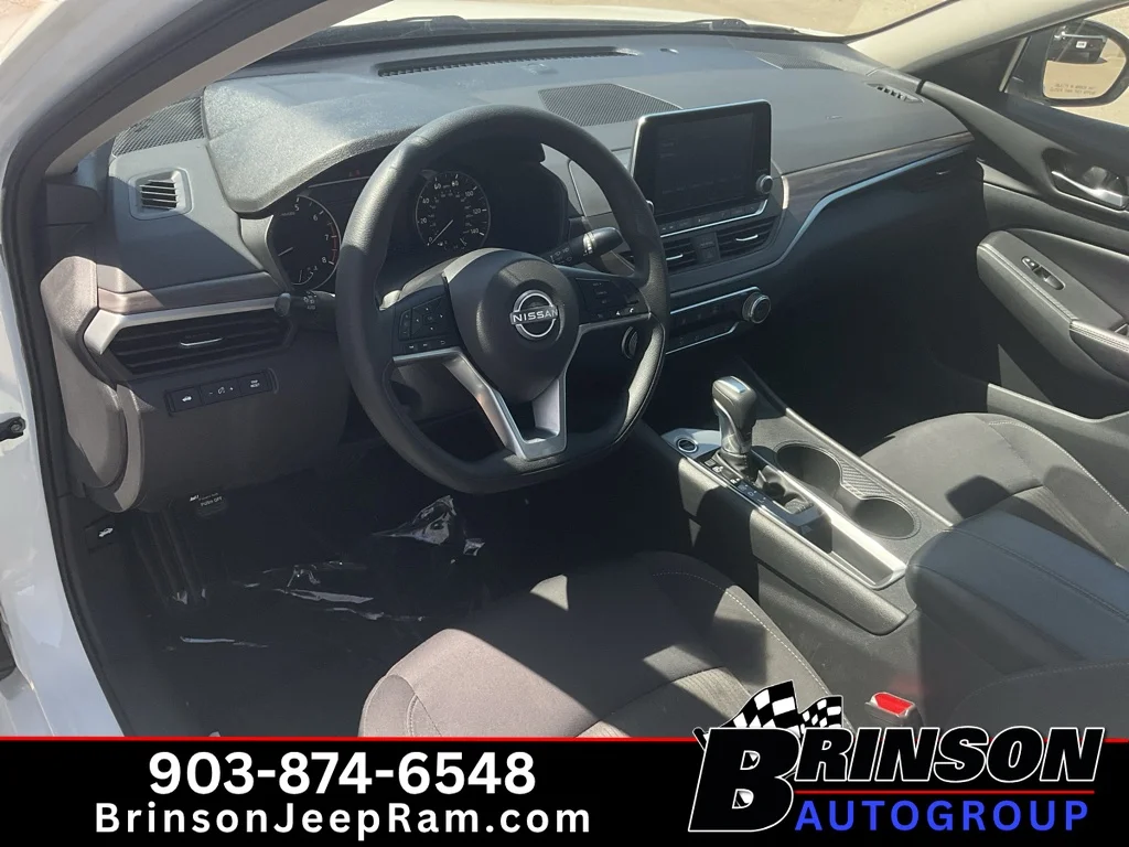 Used 2025 Glacier White Nissan SV image 24