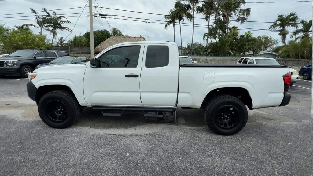 Used 2019 White Toyota SR image 5