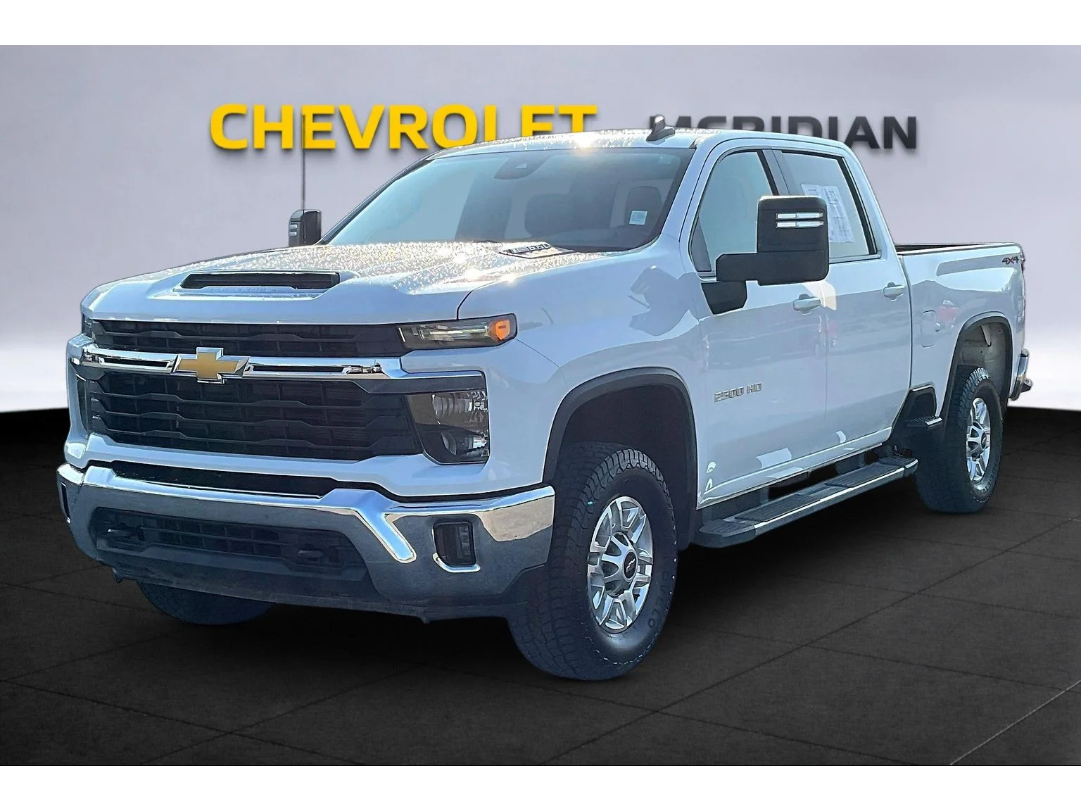 Used 2025 Summit White Chevrolet LT image 9