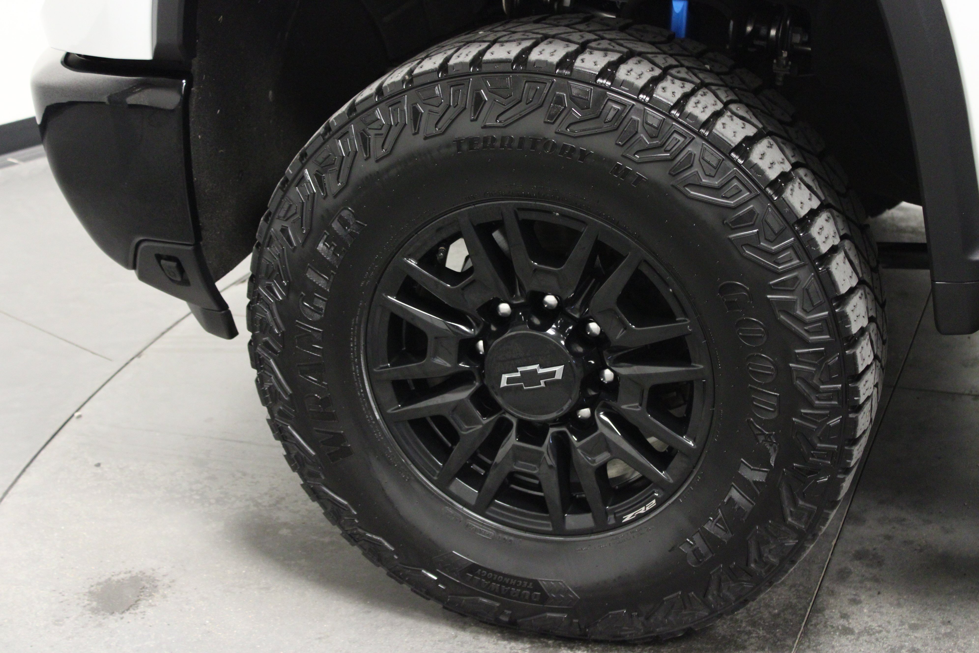 Used 2025 Summit White Chevrolet ZR2 image 10