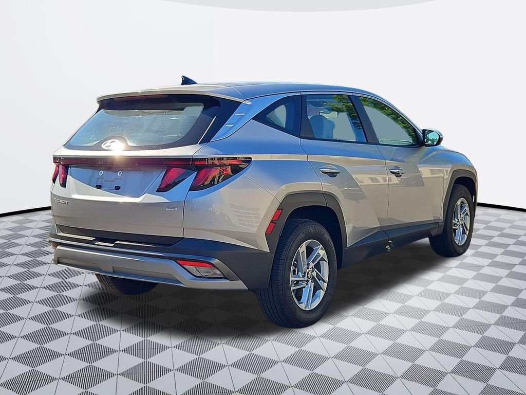 Used 2025 Silver Hyundai SE image 6