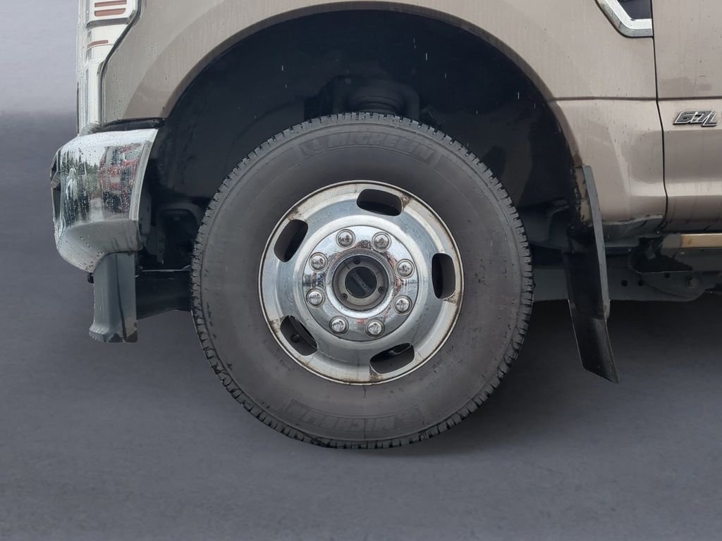 Used 2022 Gray Ford King Ranch image 11